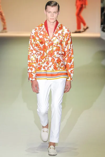 Look 12